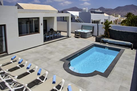 Hot Tub, Swimming pool