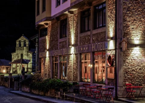 Property building, Night, Location