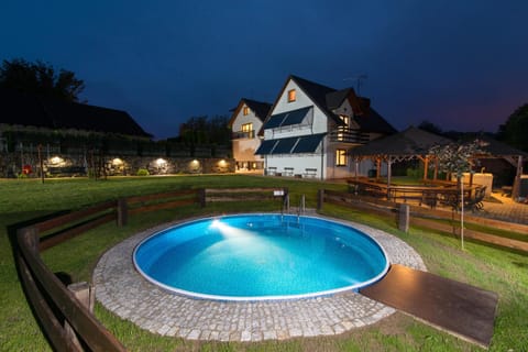 Garden, Swimming pool