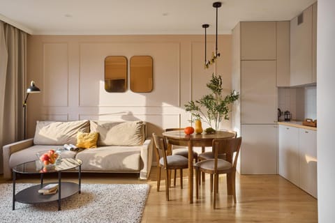 Kitchen or kitchenette, Living room, Seating area, Dining area