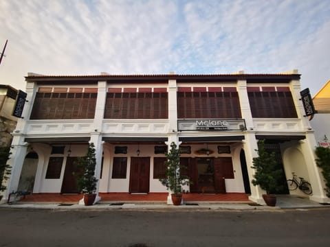 Property building, Facade/entrance, Property logo or sign, Breakfast