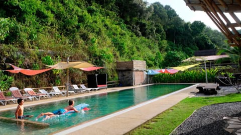 Swimming pool, sunbed