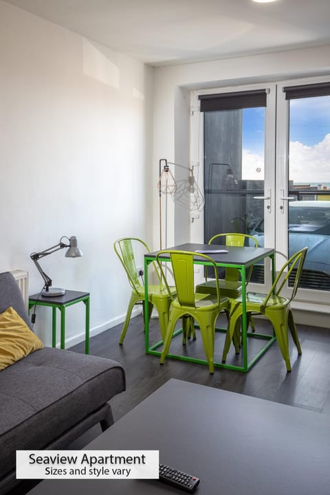 View (from property/room), Balcony/Terrace, Dining area, Sea view