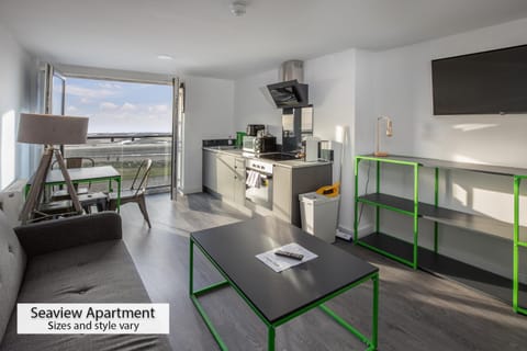 TV and multimedia, Balcony/Terrace, Kitchen or kitchenette, Living room, Seating area