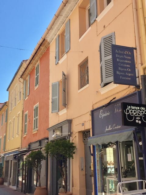 Property building, Facade/entrance, Neighbourhood