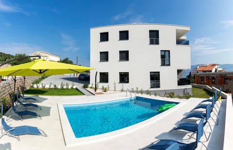 Property building, Pool view