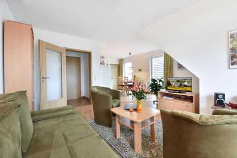 Kitchen or kitchenette, Living room, Seating area