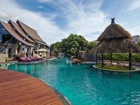 Facade/entrance, Balcony/Terrace, Swimming pool