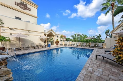 Property building, Swimming pool, Swimming pool