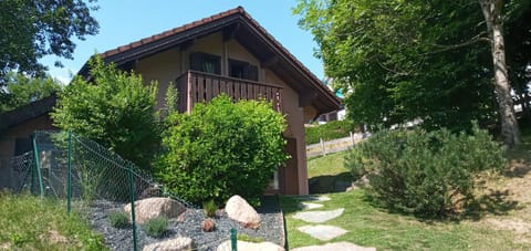 Property building, Day, Natural landscape, Garden, Garden view
