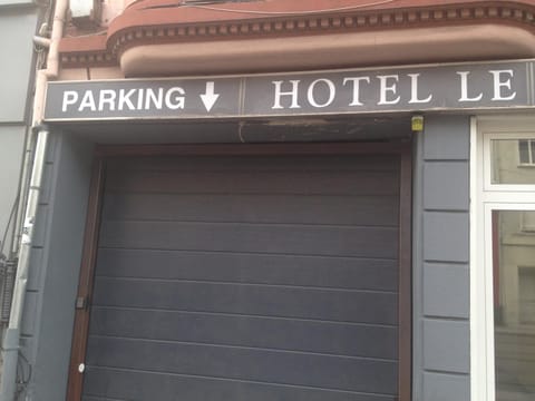 Facade/entrance, Other, Area and facilities