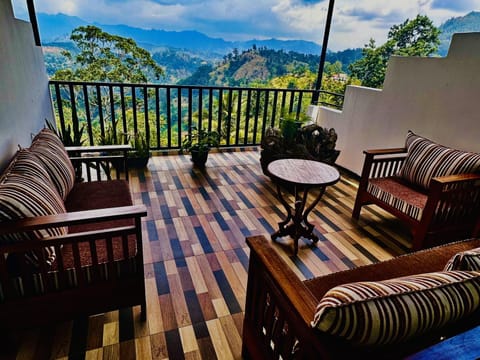 Patio, Day, Natural landscape, View (from property/room), Balcony/Terrace, Living room, Seating area, Dining area, City view, Landmark view, Mountain view