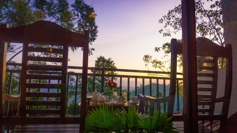 View (from property/room), Balcony/Terrace, Landmark view