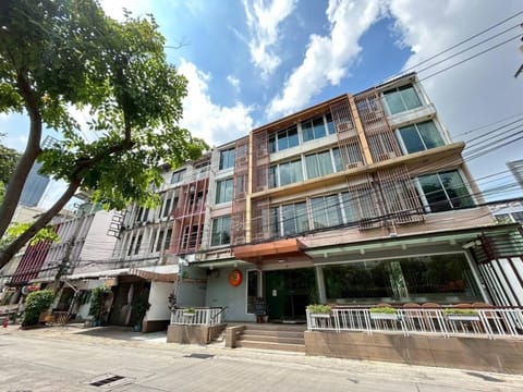 Property building, Street view