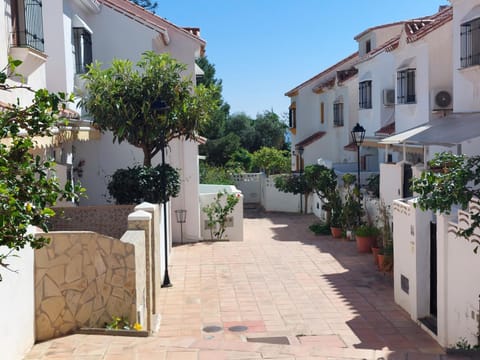 Property building, Neighbourhood, Street view