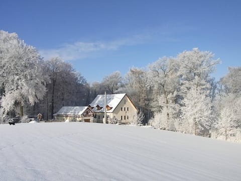 Property building, Neighbourhood, Winter