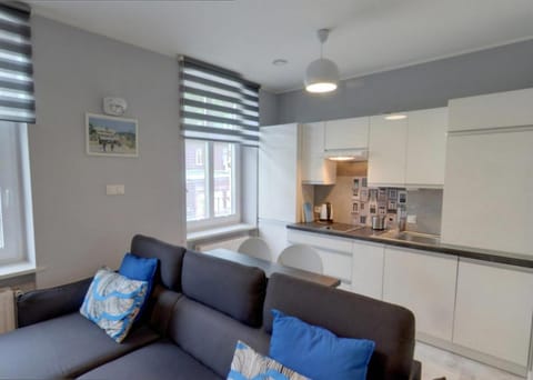 Kitchen or kitchenette, Seating area