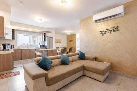 Living room, air conditioner