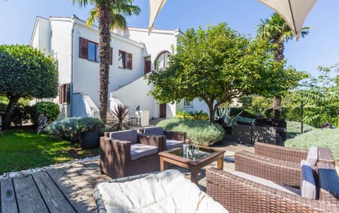 Patio, Facade/entrance, On site