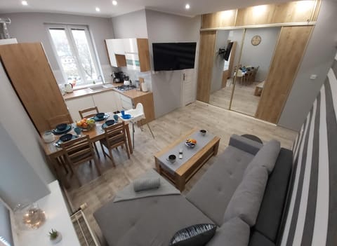 Communal lounge/ TV room, TV and multimedia, Kitchen or kitchenette, Living room, Seating area, Dining area, Evening entertainment
