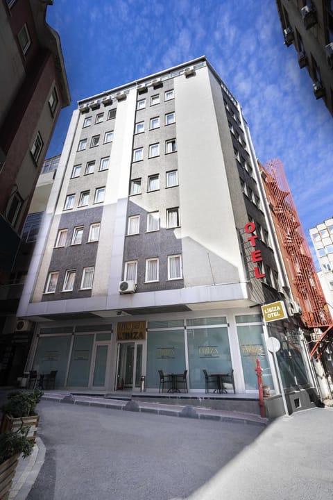 Property building, Day, Neighbourhood, Street view, Location