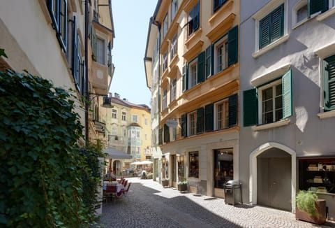 Facade/entrance, Street view