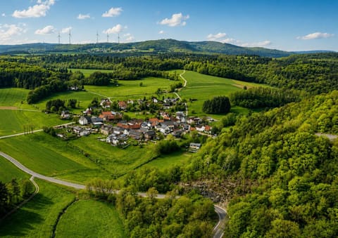 Bird's eye view, Area and facilities