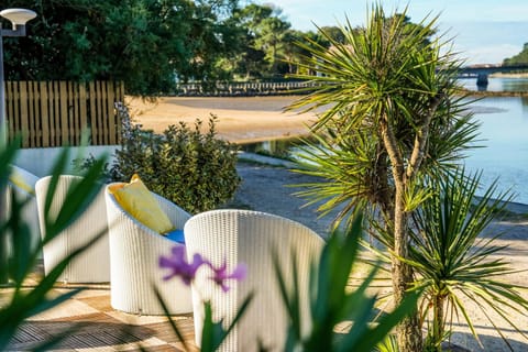 Patio, Spring, Day, Lake view