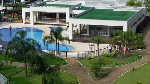 LINDO APTO, FRENTE MAR, VISTA MONTANHA. A 900m DA PRAIA DE ITACURUÇÁ Apartment in Mangaratiba