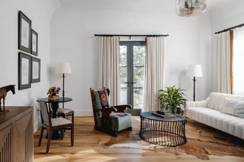 Commodore Perry Estate, Auberge Collection Hotel in Austin