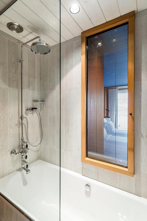 Bathroom, Bath