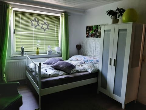 Bed, Photo of the whole room, wardrobe