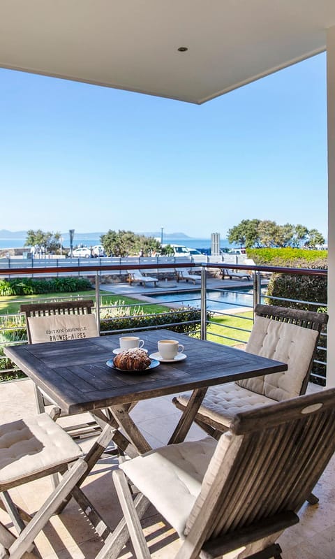 74 on Marine Apartment in Hermanus