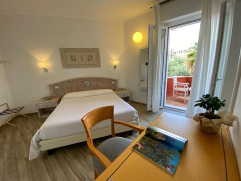 Balcony/Terrace, Bedroom, air conditioner