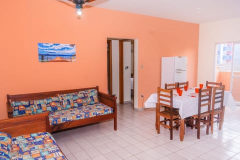 Kitchen or kitchenette, Seating area