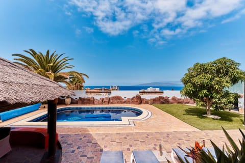 View (from property/room), Sea view, Swimming pool