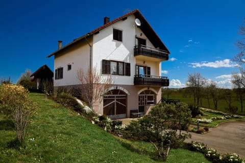 Property building, Spring, Off site, Day, Neighbourhood, Area and facilities