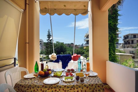 Patio, Day, View (from property/room), Balcony/Terrace, Dining area, City view, Garden view, Landmark view, Mountain view, Street view
