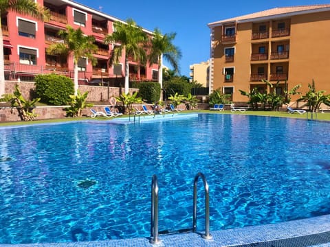 Property building, Swimming pool, Swimming pool