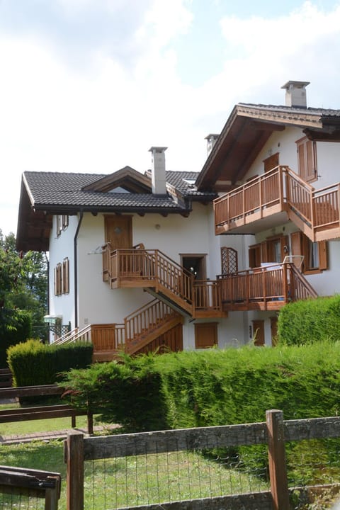 Property building, Skiing