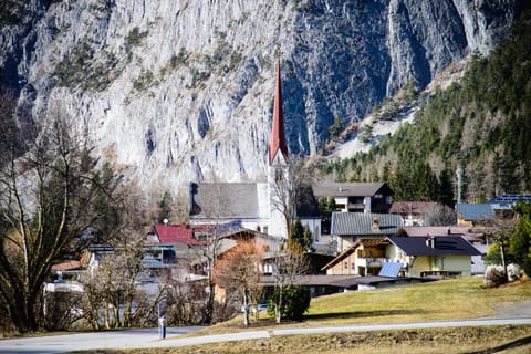 Property building, Spring