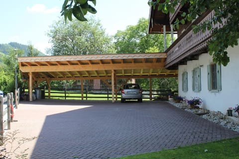 Villa Zeppelin - App Bergkristall Apartment in Salzburgerland