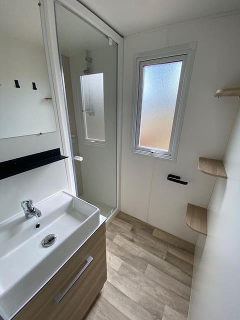 mobile home for you Les Rives de Condrieu Campground/
RV Resort in Condrieu