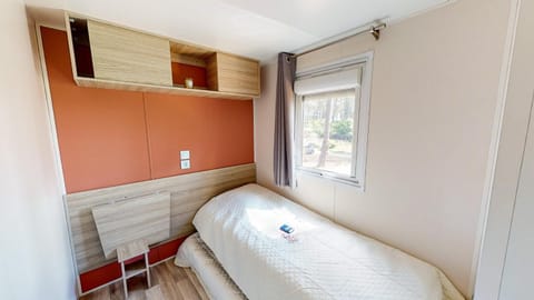 mobile home for you Les Rives de Condrieu Campground/
RV Resort in Condrieu