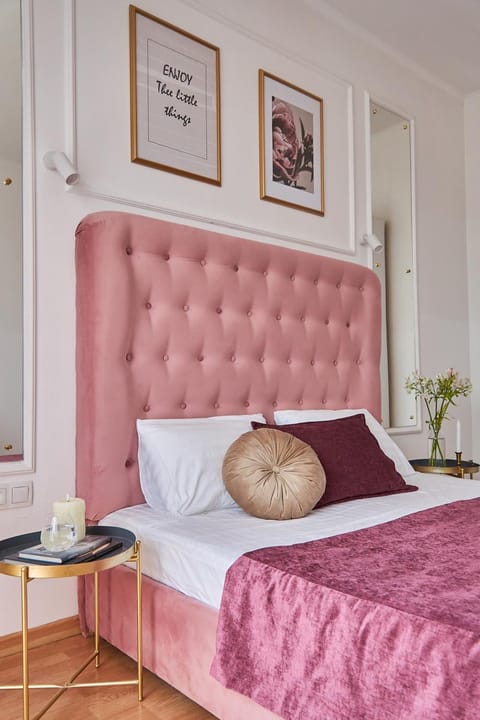 Balcony/Terrace, Balcony/Terrace, Bedroom, hair dresser