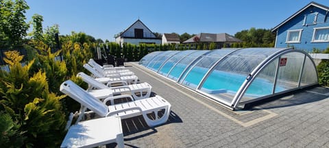 Swimming pool, sunbed