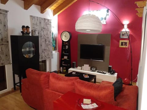 Communal lounge/ TV room