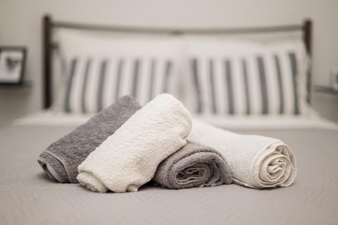 Bed, Photo of the whole room, Bedroom, towels