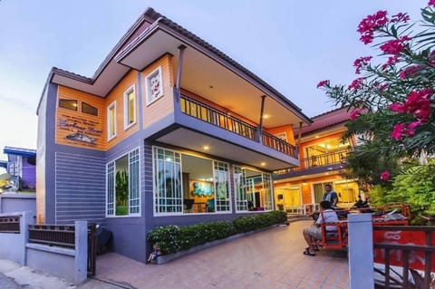 Property building, Day