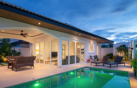 Property building, Pool view, Swimming pool